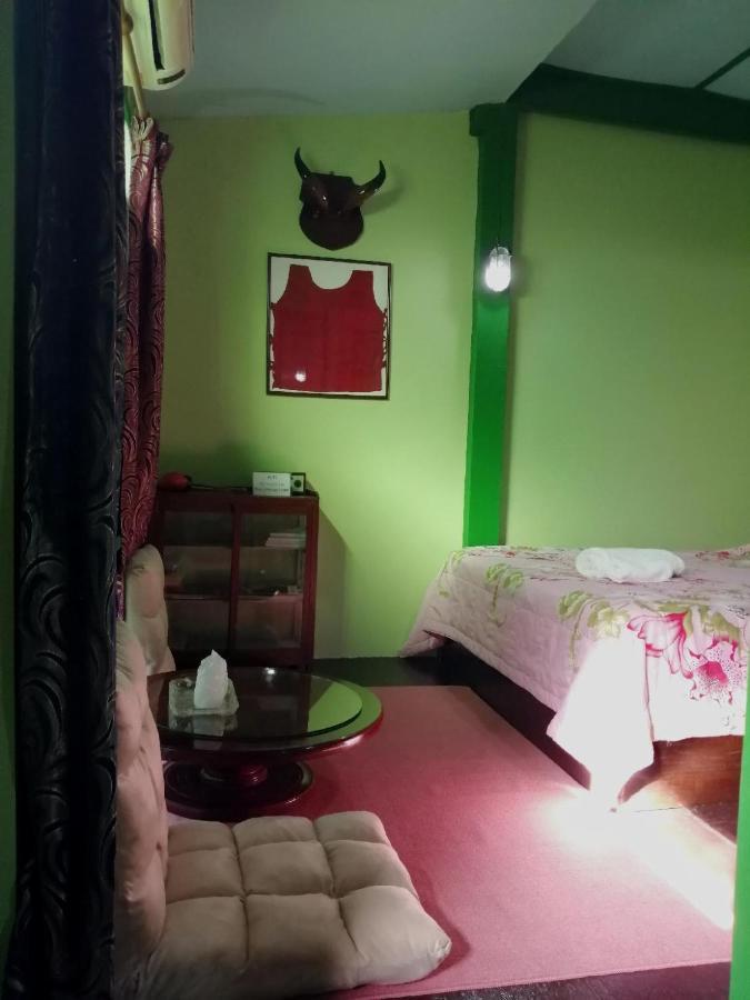 Bed and Breakfast Baan Tepa Boutique House Bangkok Esterno foto