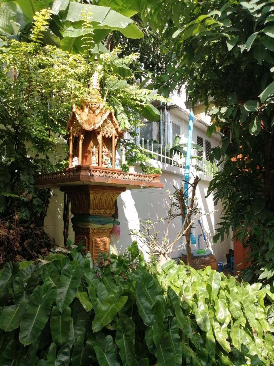 Bed and Breakfast Baan Tepa Boutique House Bangkok Esterno foto