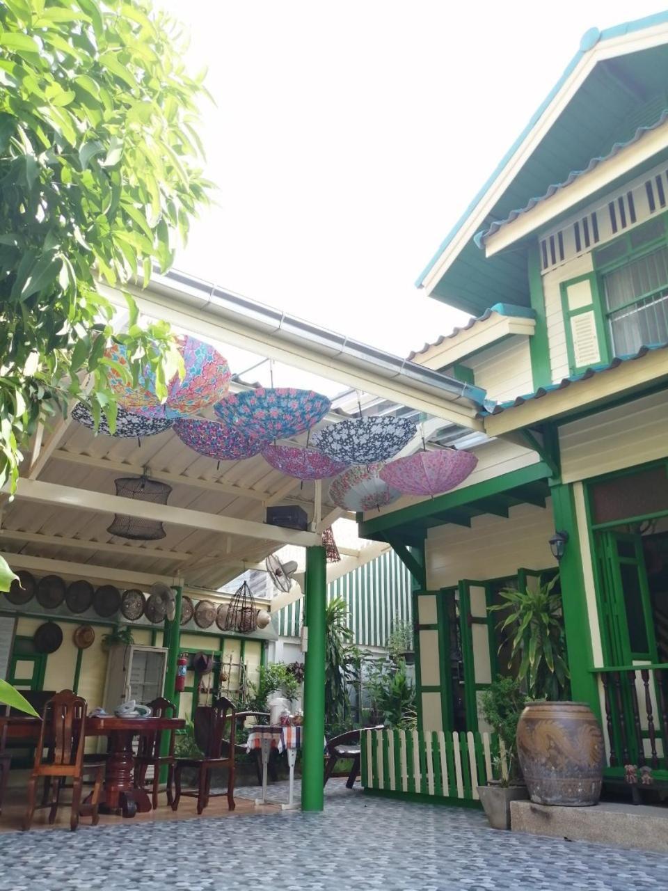 Bed and Breakfast Baan Tepa Boutique House Bangkok Esterno foto