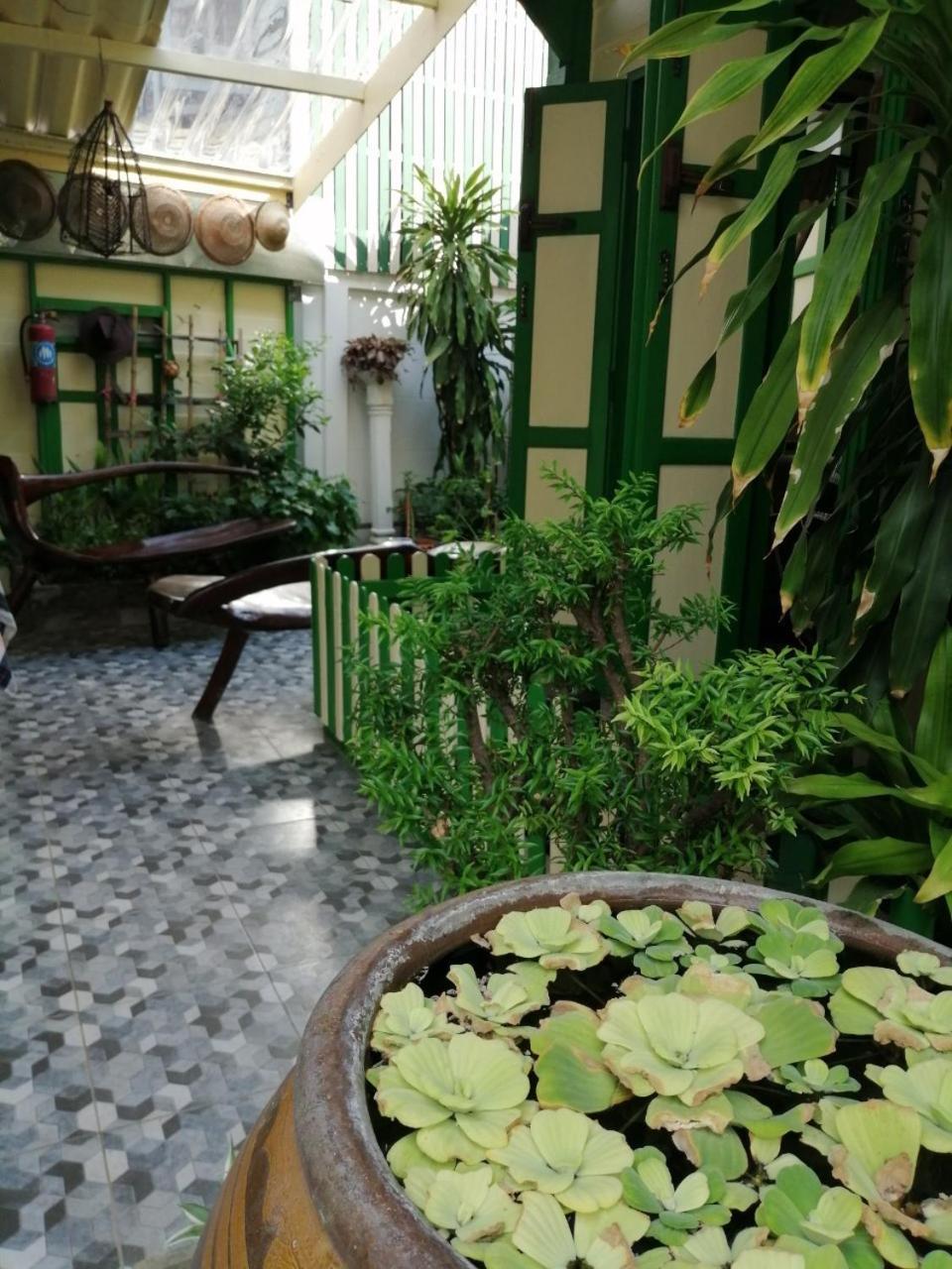 Bed and Breakfast Baan Tepa Boutique House Bangkok Esterno foto