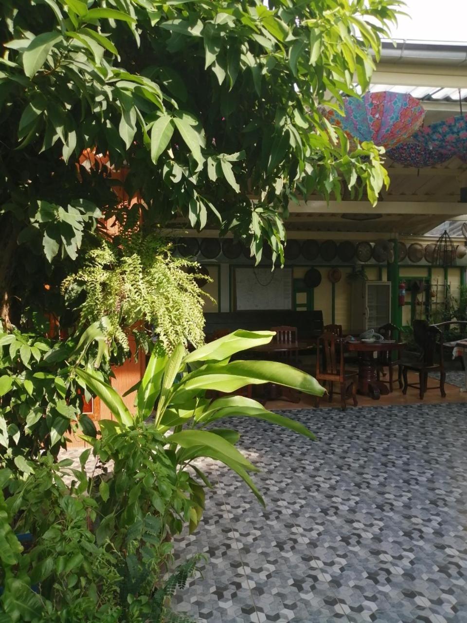 Bed and Breakfast Baan Tepa Boutique House Bangkok Esterno foto