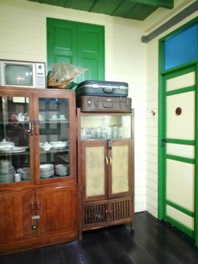 Bed and Breakfast Baan Tepa Boutique House Bangkok Esterno foto