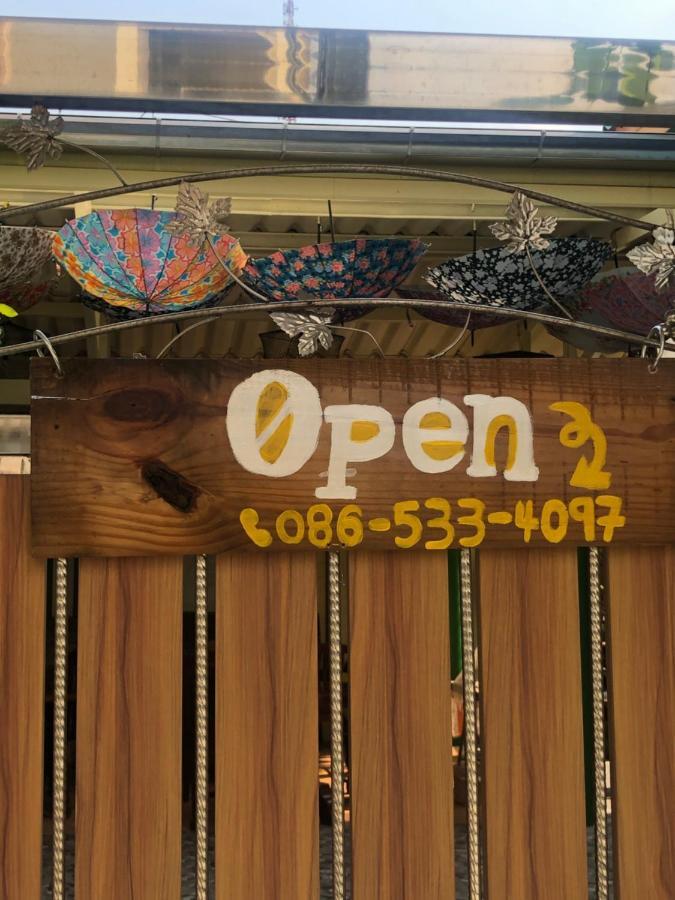 Bed and Breakfast Baan Tepa Boutique House Bangkok Esterno foto