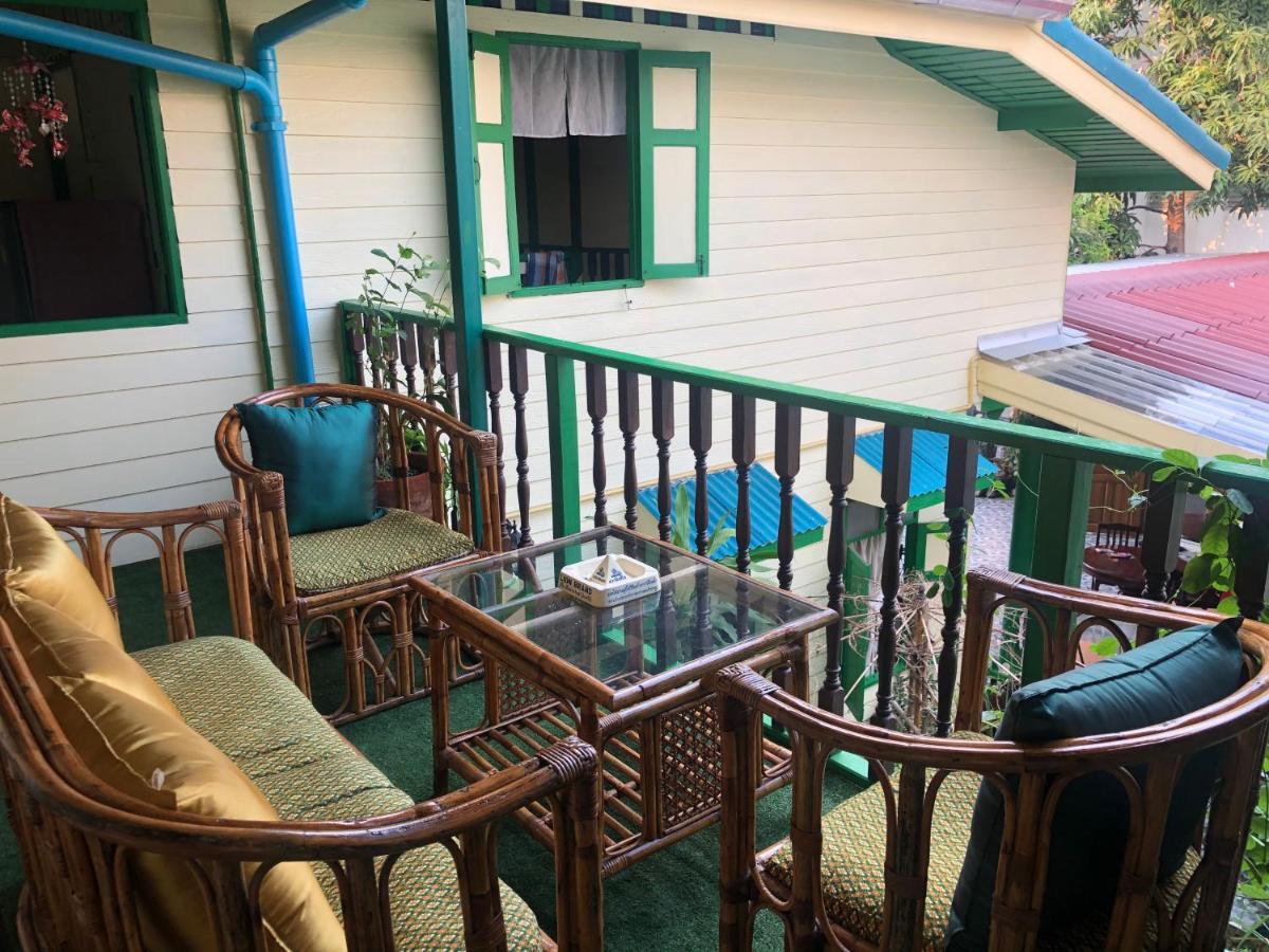 Bed and Breakfast Baan Tepa Boutique House Bangkok Esterno foto